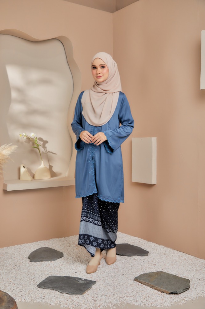 Foto (SET) KEBAYA AURORA X PARIO ABIRA