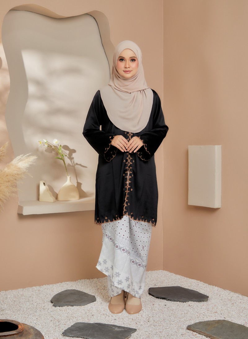 (SET) Kebaya Aurora Black X Pario Abira White