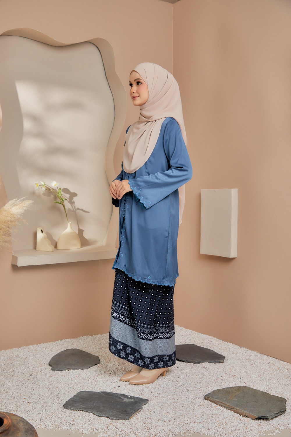 (SET) Kebaya Aurora Teal Blue X Pario Abira Navy Blue