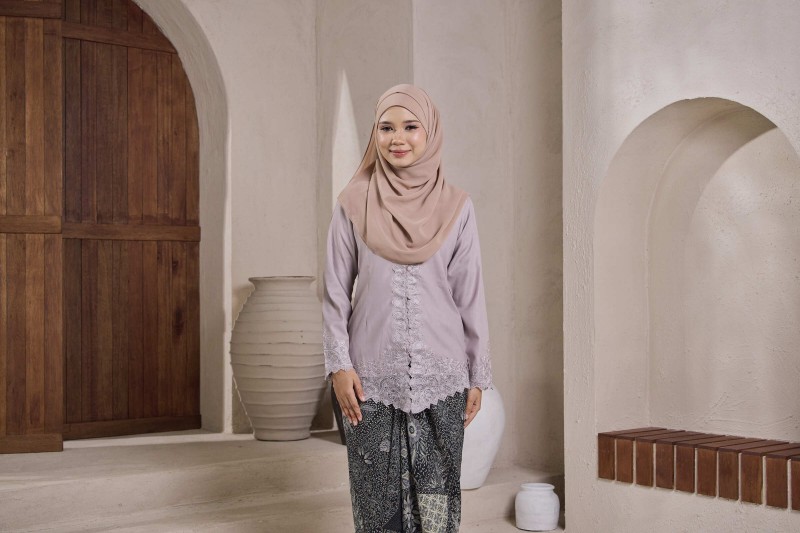 (TOP ONLY) KEBAYA ZAINUN 2.0 ASH GREY