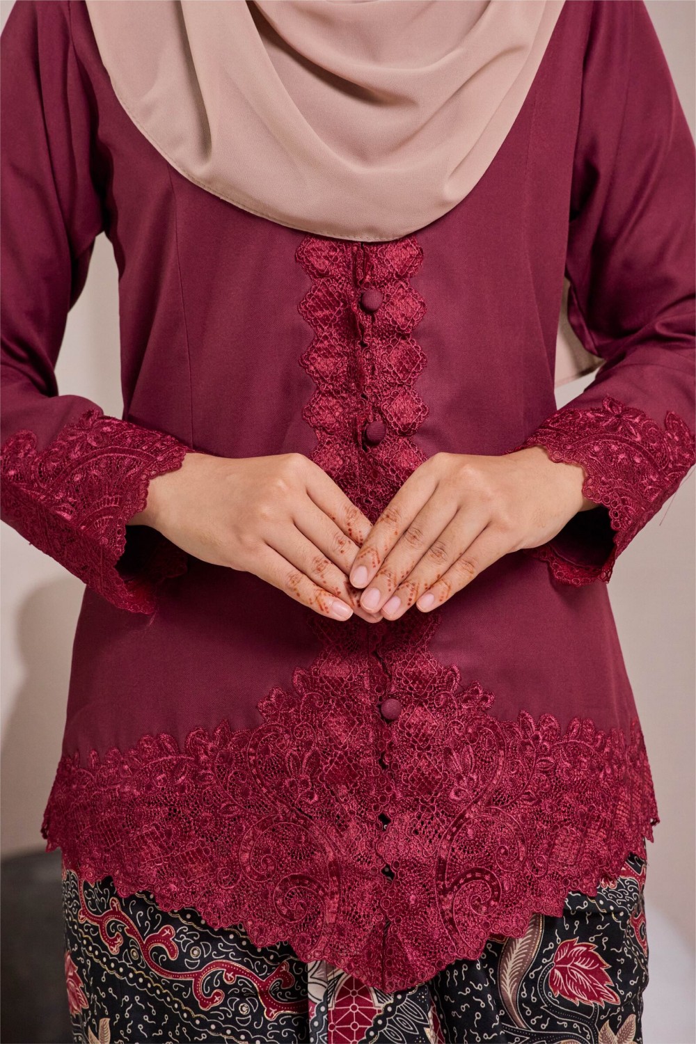 (TOP ONLY) KEBAYA ZAINUN 2.0 BURGUNDY