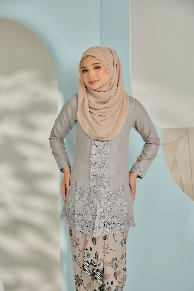 (TOP ONLY) SAFWA SILVER GREY