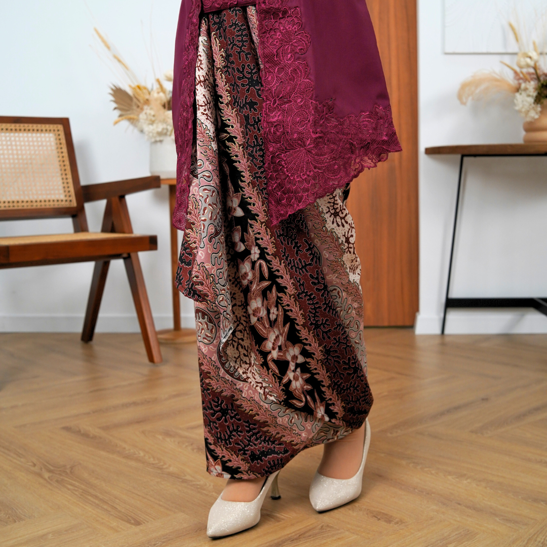 (SET) Kebaya Mawar Rosa Burgundy X Pario Laila Choc (FREE SHIPPING)