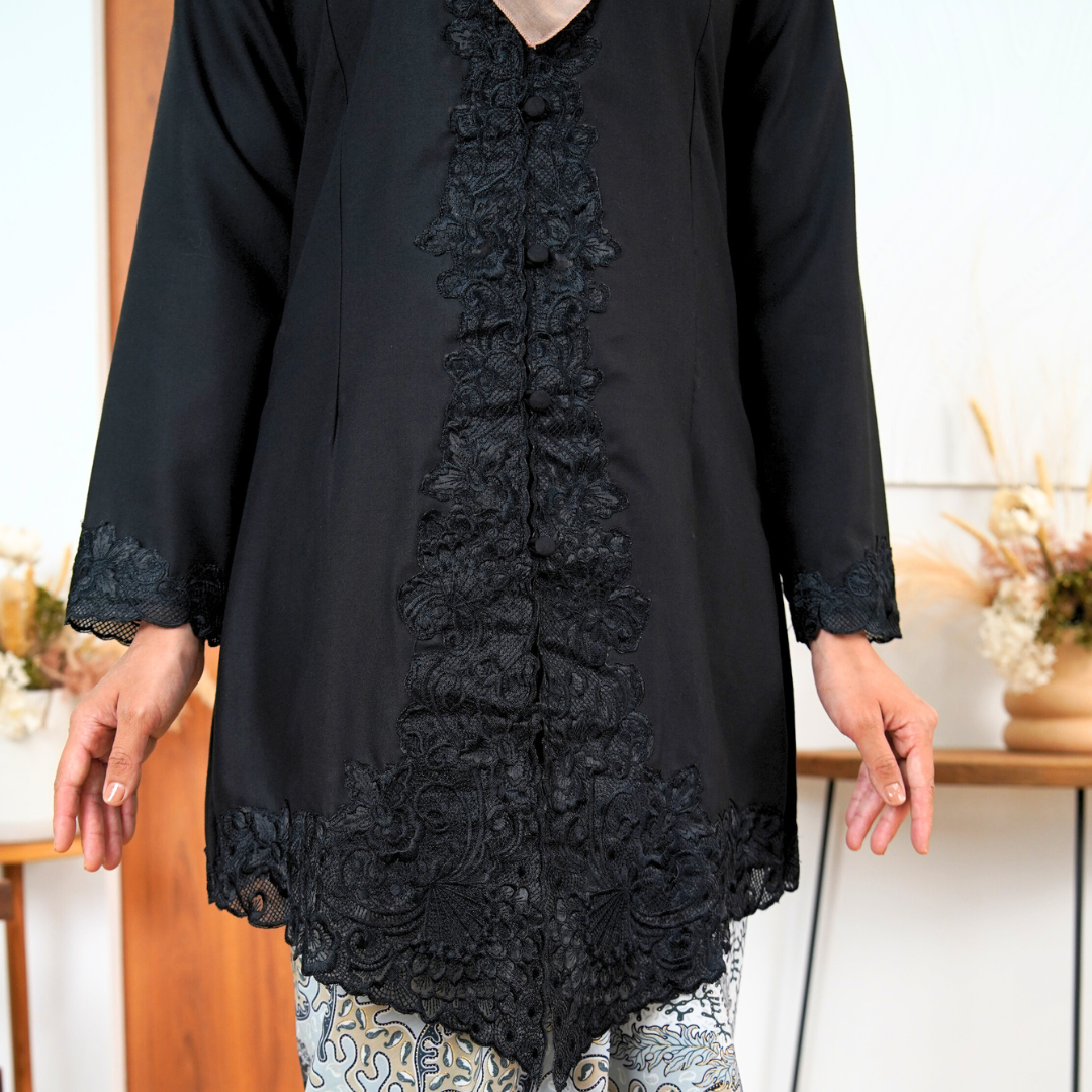 (SET) Kebaya Mekar Jet Black X Pario Laila Black (FREE SHIPPING)