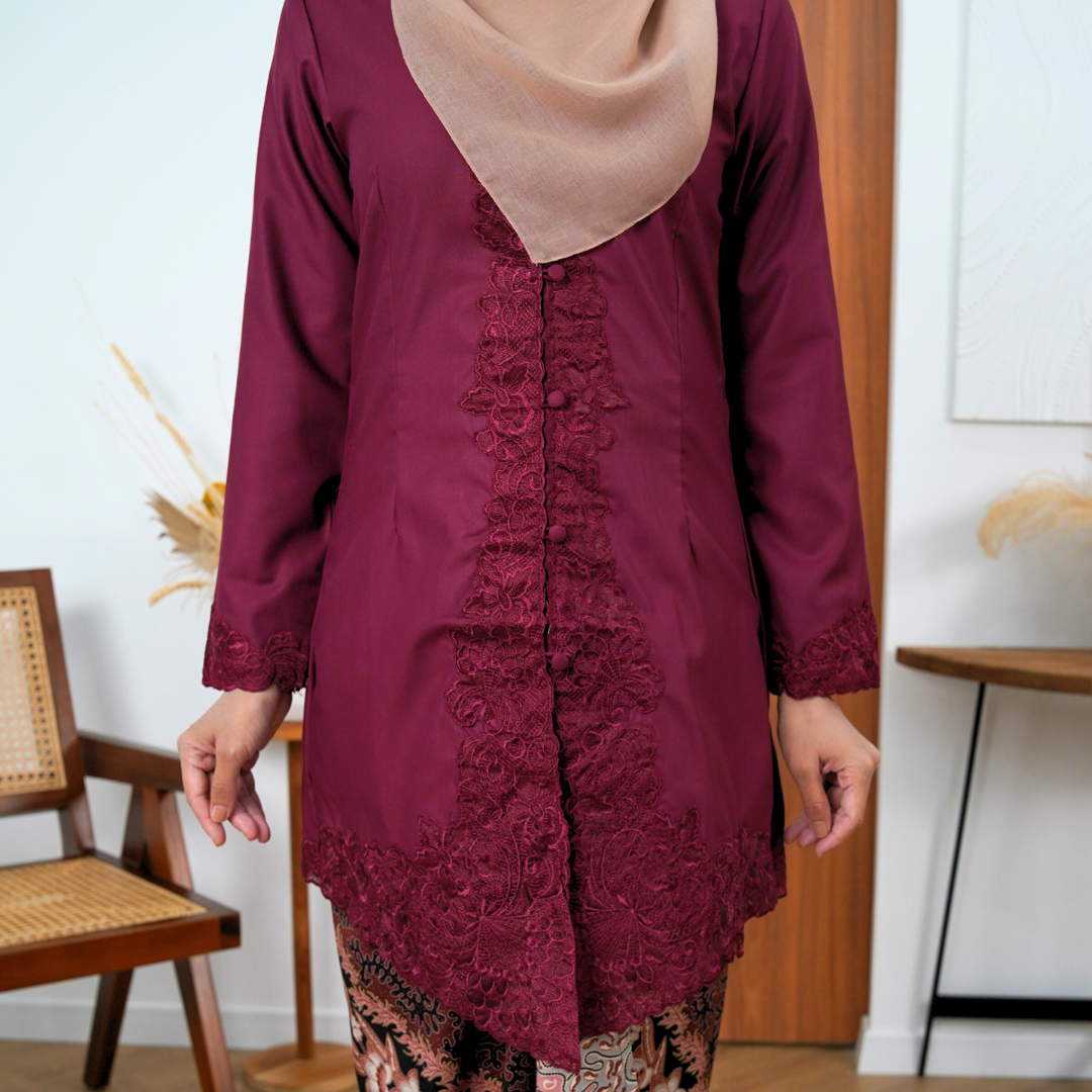 (SET) Kebaya Mekar Rosa Burgundy X Pario Laila Choc (FREE SHIPPING)