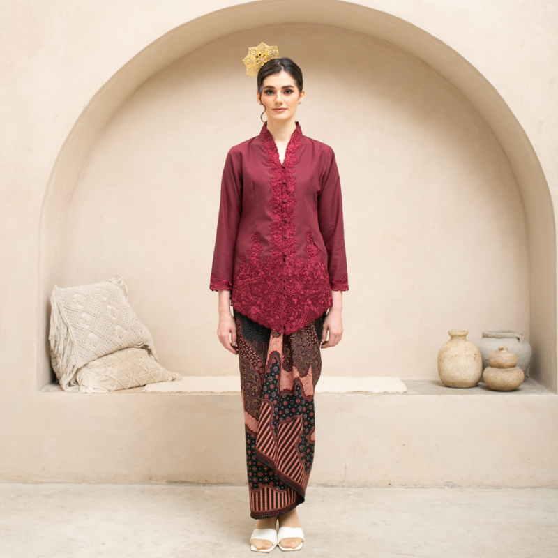 (SET) Kebaya Rayya Burgundy X Pario Rita Maroon