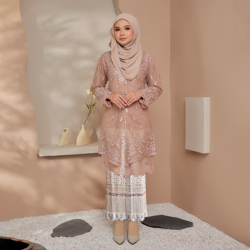 (SET) KEBAYA TIARA DUSTY PINK X SKIRT PLEATED ABIRA WHITE